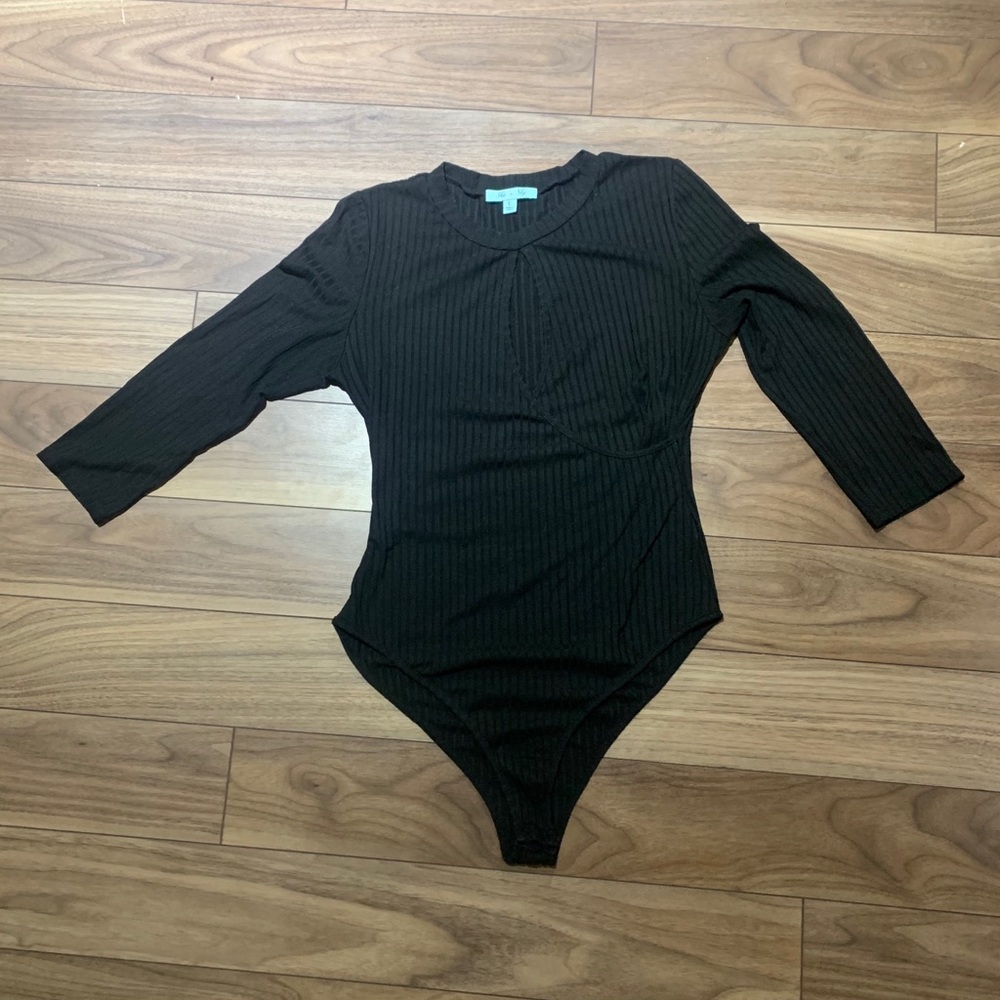 👻🎃CLEARANCE🎃👻 She & Sky black bodysuit
